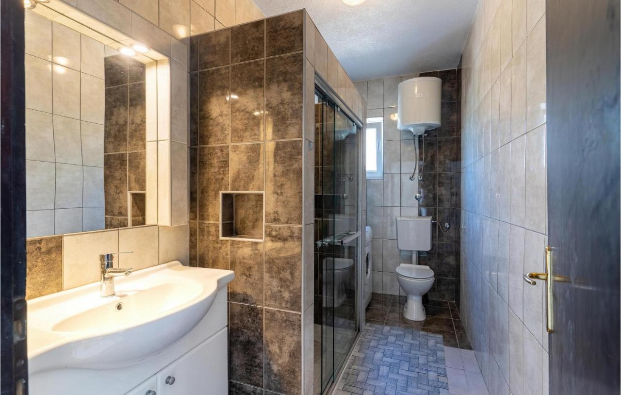 Cozy Apartment In Krk With Kitchen Крк Экстерьер фото