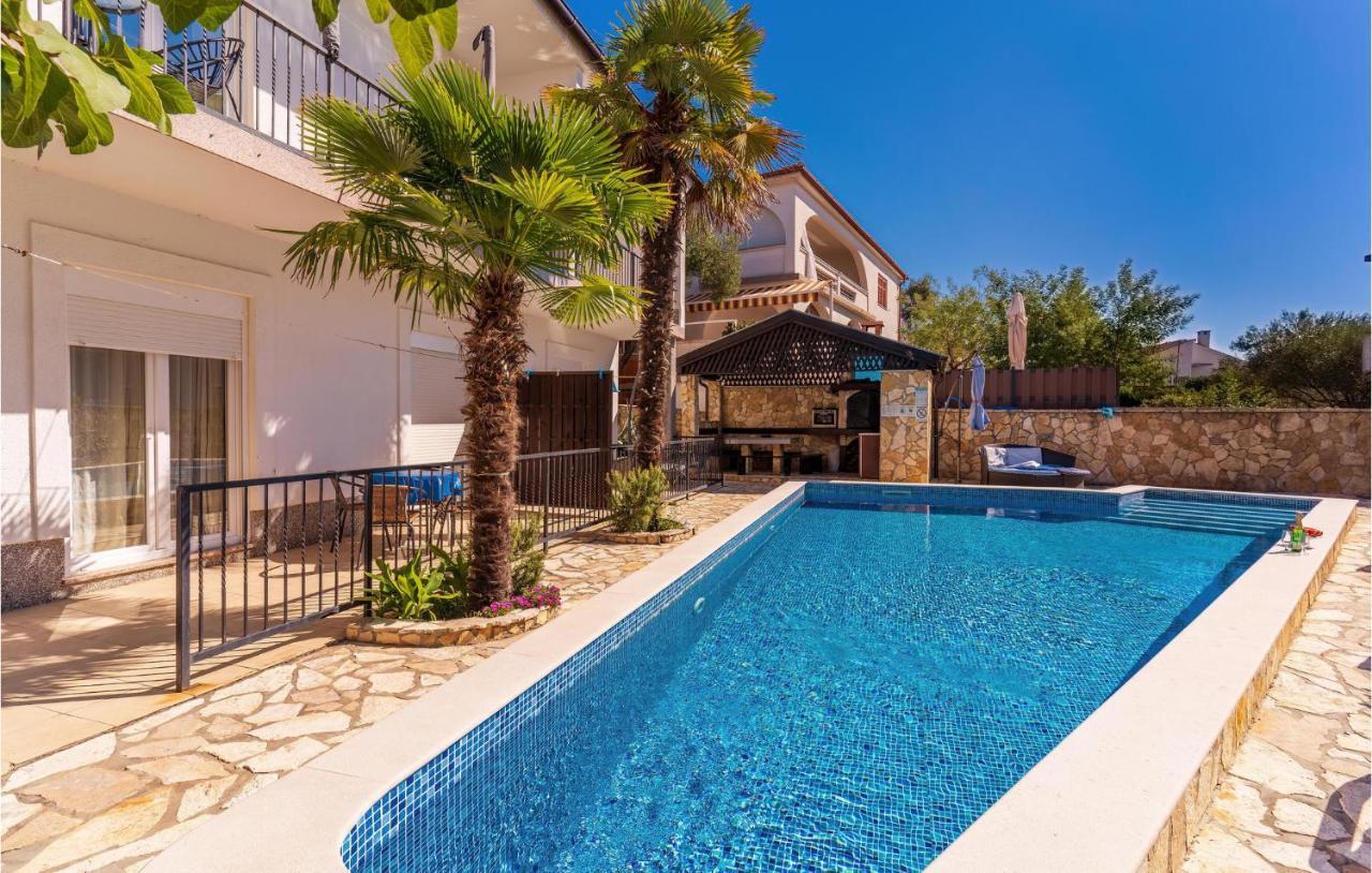 Cozy Apartment In Krk With Kitchen Крк Экстерьер фото